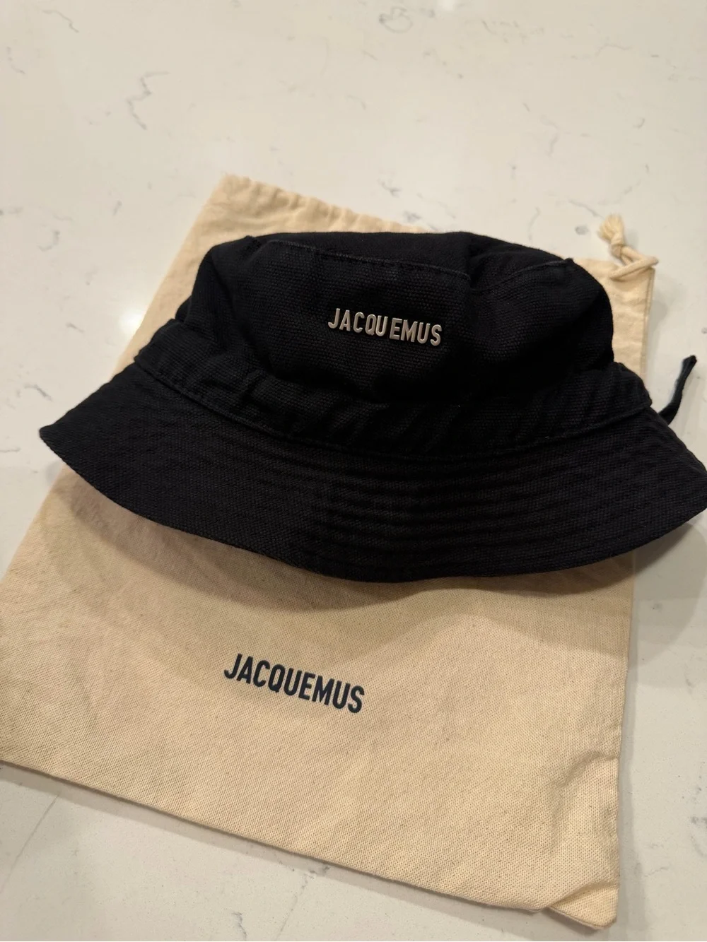 Jacquemus Black bucket hat